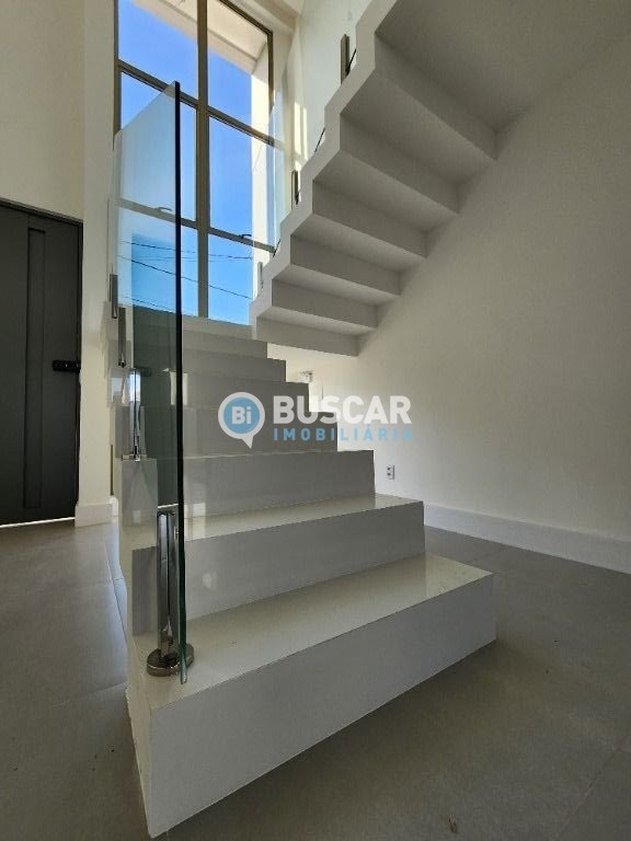 Casa à venda com 4 quartos, 4 suítes, 2 vagas e 252m² no Papagaio, Feira de Santana (BA) — foto 3 de 17