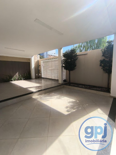 Casa para Locação em Francisco Lucas, Nova Serrana | 4 Dormitórios, 1 Suíte, 3 Banheiros