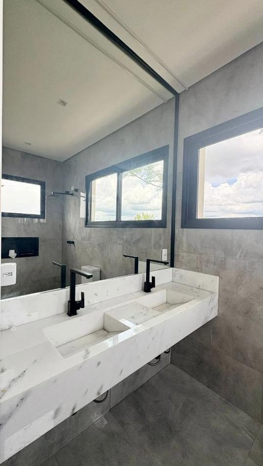 Casa à venda com 4 quartos, 4 suítes, 4 vagas e 306m² no Green Valley, Votorantim (SP) — foto 14 de 24