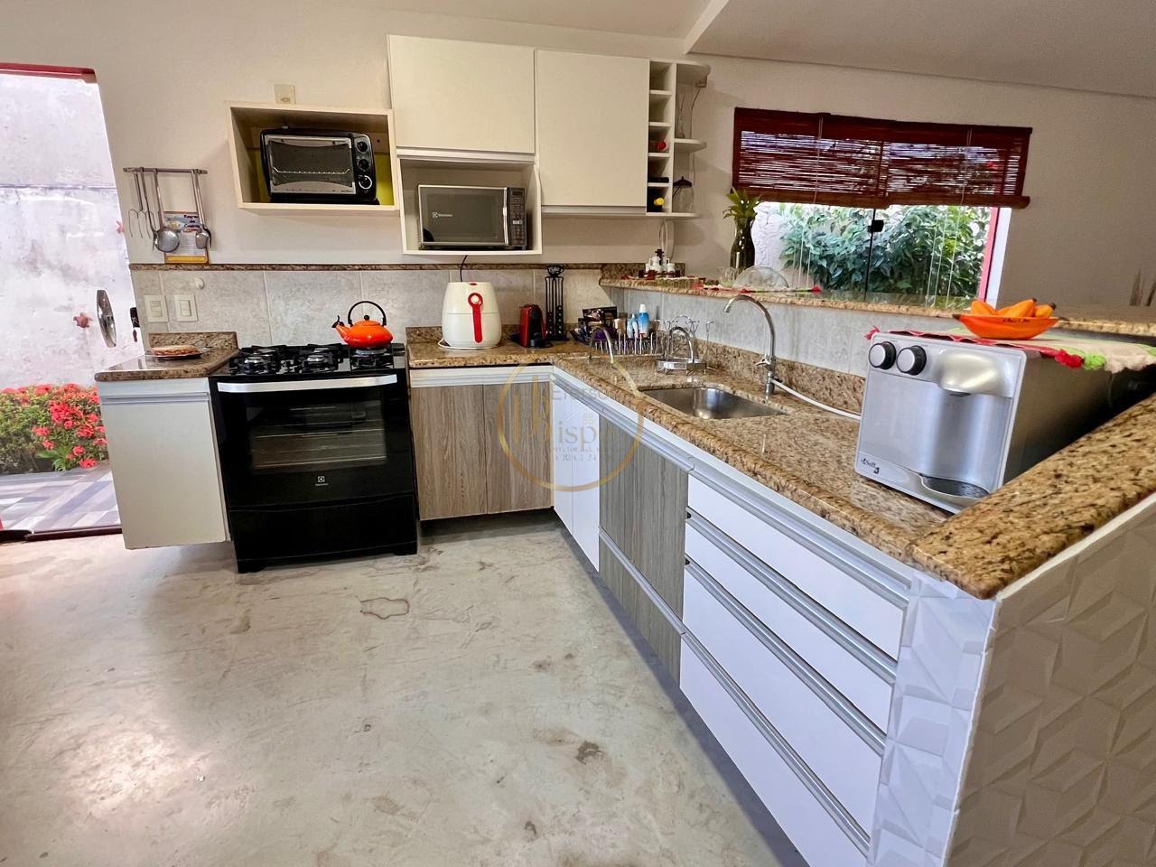 Casa à venda com 3 quartos, 1 suíte, 2 vagas e 150m² no Village II, Porto Seguro (BA) — foto 2 de 16