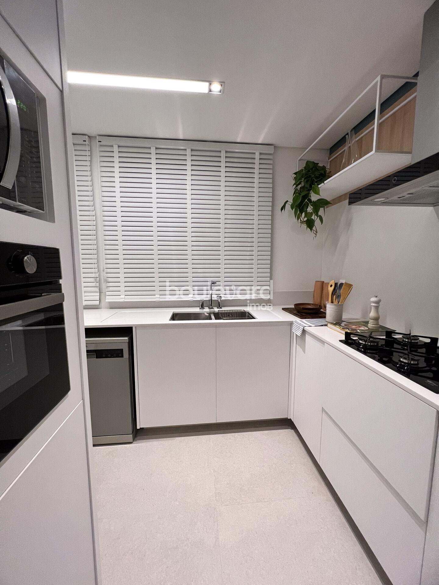 Apartamento à venda com 3 quartos, 1 suíte, 2 vagas e 107m² no Centro, Florianópolis (SC) — foto 4 de 30