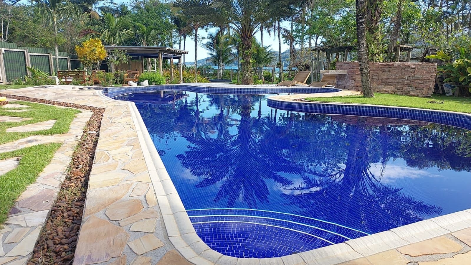 Casa à venda com 7 quartos, 11 banheiros, 8 vagas e 1047m² no Praia Dura, Ubatuba (SP) — foto 2 de 24
