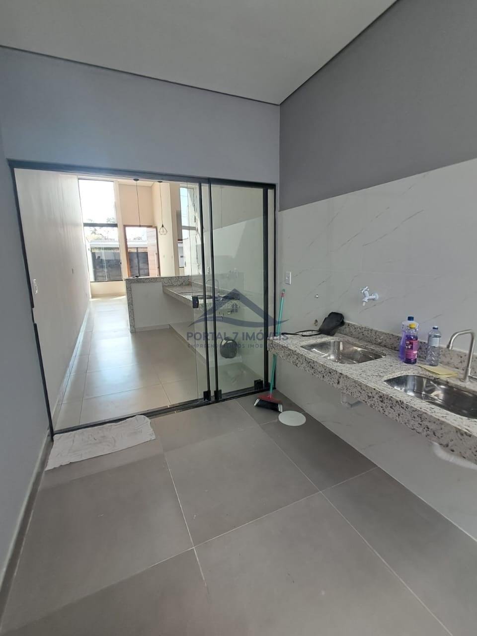 Casa à venda com 2 quartos, 1 suíte, 2 vagas e 93m² no Flórida, Sete Lagoas (MG) — foto 16 de 26