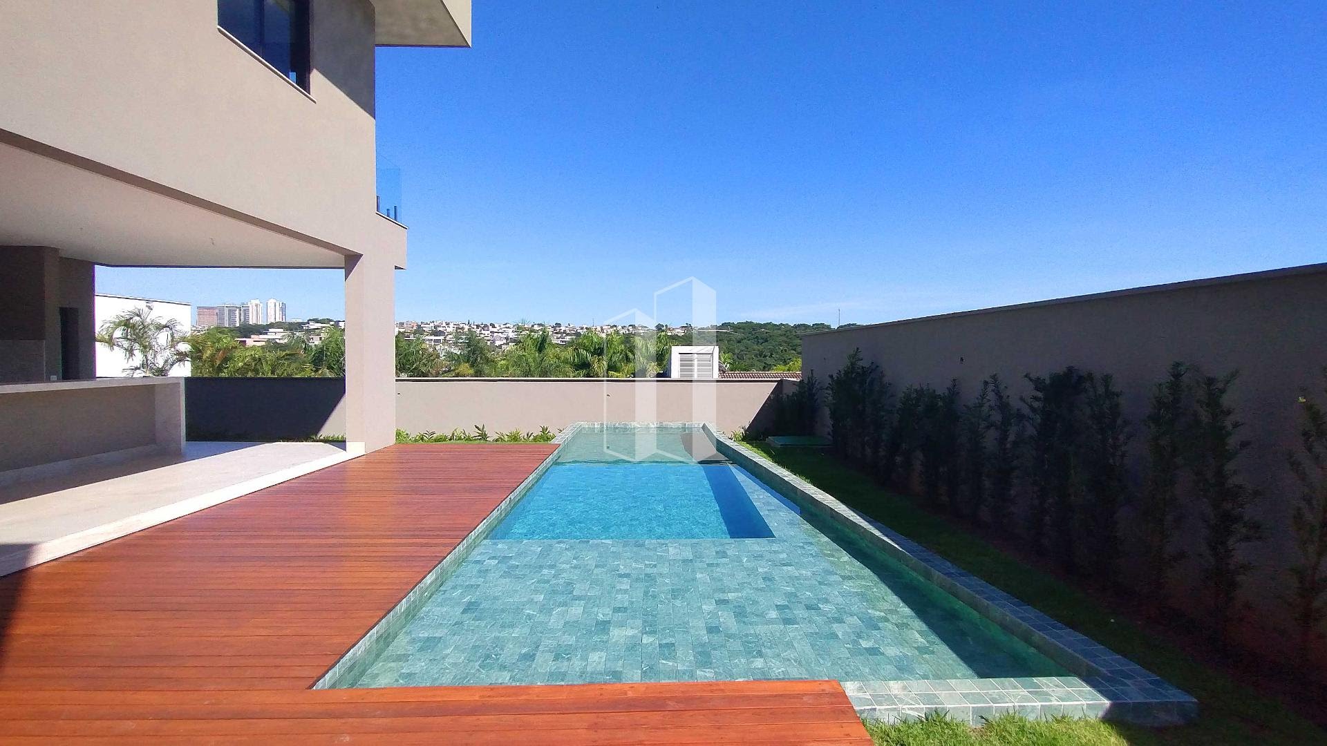Casa à venda com 5 quartos, 5 suítes, 6 vagas e 470m² no Residencial Alphaville Flamboyant, Goiânia (GO) — foto 3 de 17