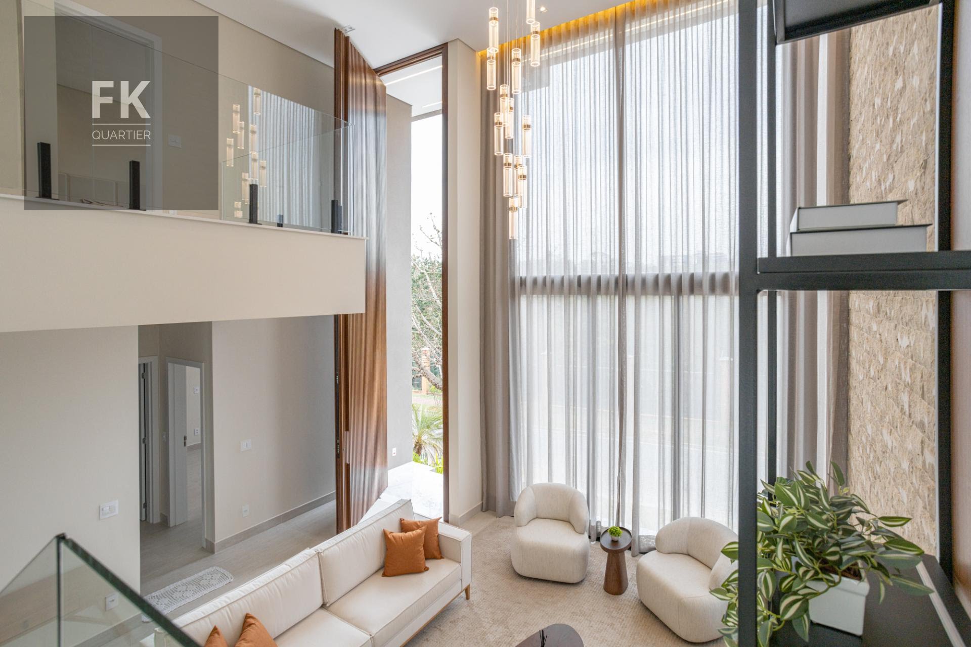 Casa à venda com 4 quartos, 7 banheiros, 4 vagas e 370m² no Residencial Burle Marx, Santana de Parnaíba — foto principal