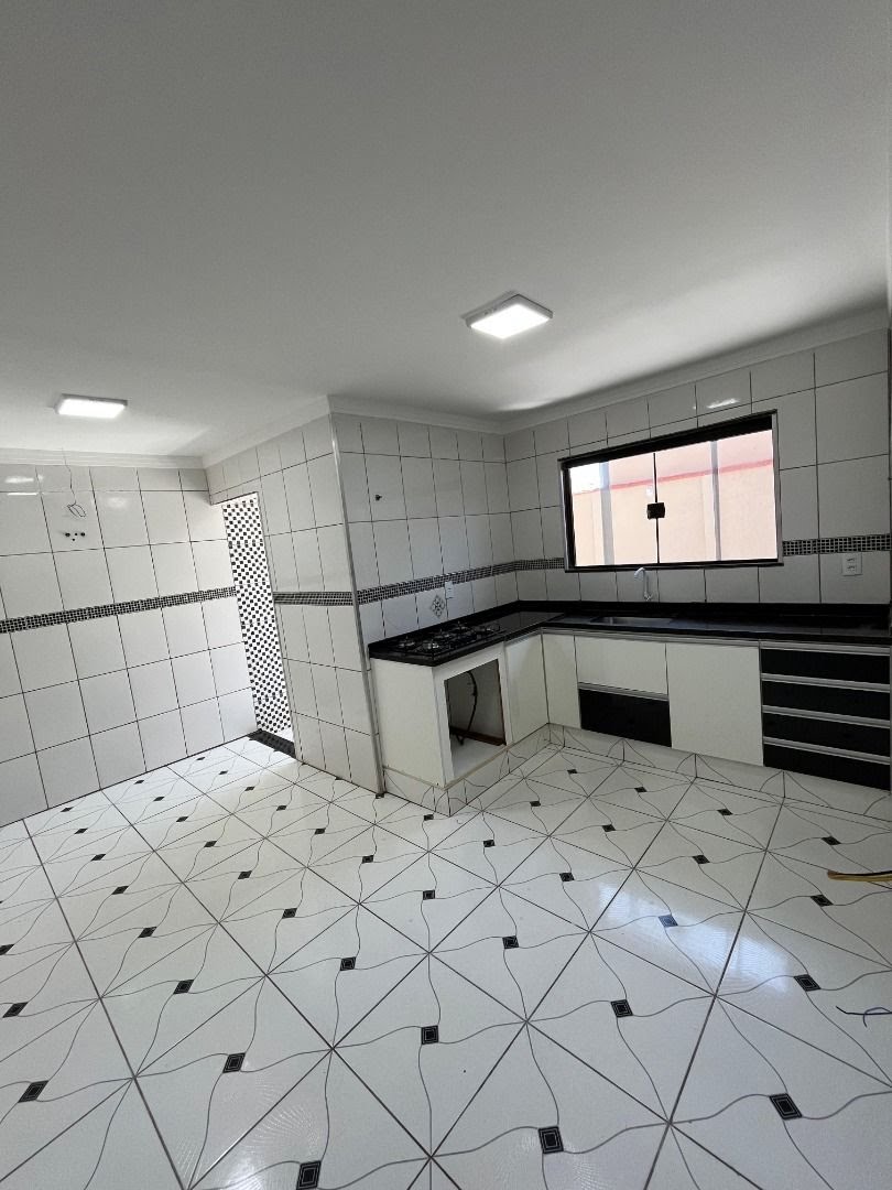 Casa à venda com 3 quartos, 2 suítes, 4 vagas e 178m² no Parque Residencial Cândido Portinari, Ribeirão Preto (SP) — foto 7 de 11