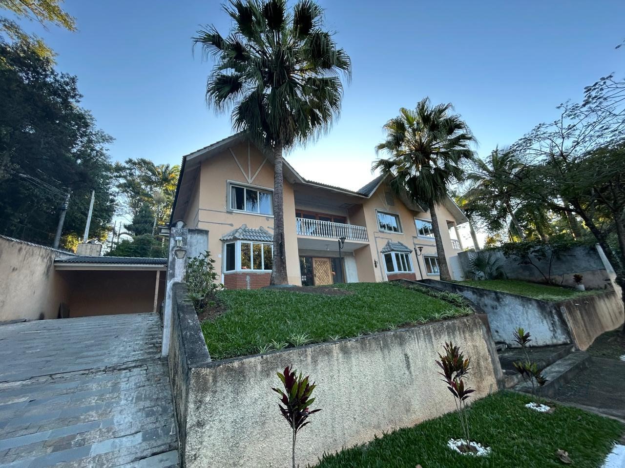 Casa à venda com 5 quartos, 3 suítes, 5 vagas e 550m² no Condominio Arujazinho I II III, Arujá (SP) — foto 2 de 30