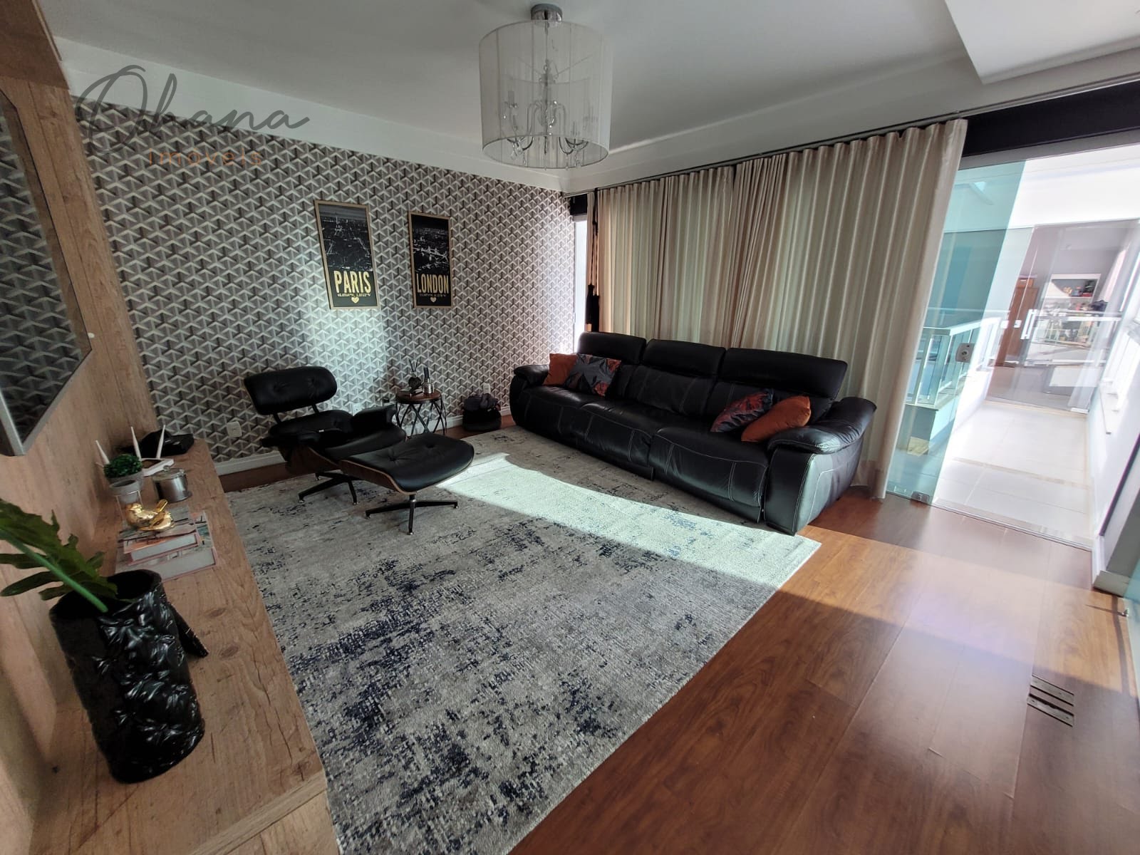 Casa - 420m² - 4 Suítes - R. das Camélias - Pedra Branca/SC