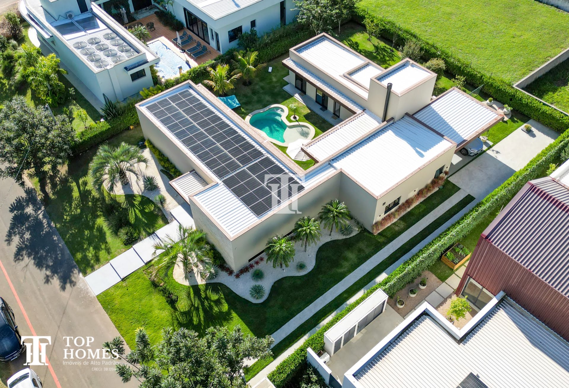 Casa de alto padrão à venda no condomínio Portal Japy Golf em Cabreúva/SP
