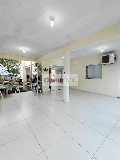 Casa Sobrado à Venda em Maruípe, Vitória | 239m²