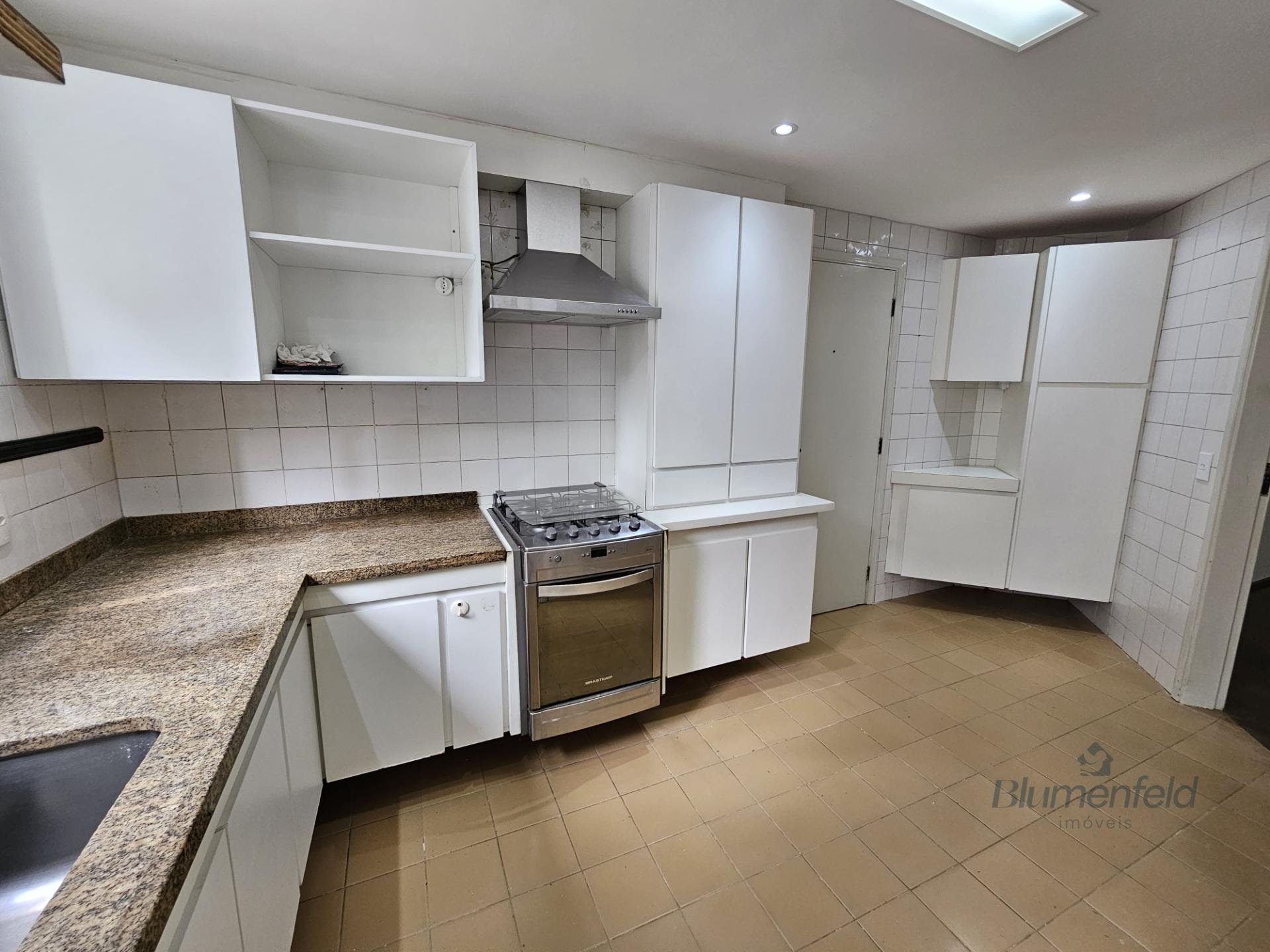 Apartamento para alugar com 3 quartos, 1 suíte, 1 vaga e 120m² no Moema, São Paulo (SP) — foto 13 de 28