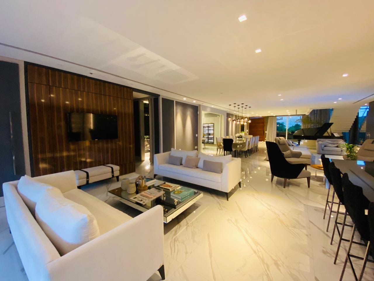 Casa à venda com 5 quartos, 4 suítes, 3 vagas e 967m² no Jurerê Internacional, Florianópolis (SC) — foto 17 de 30