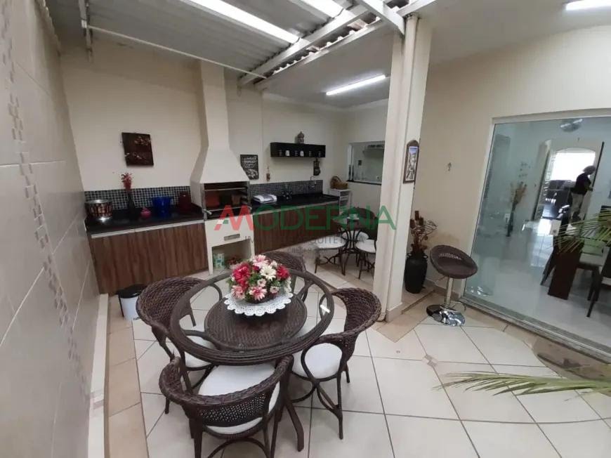 Casa à venda com 4 quartos, 2 suítes, 5 vagas e 250m² no Vila Euclides, São Bernardo do Campo (SP) — foto 8 de 22