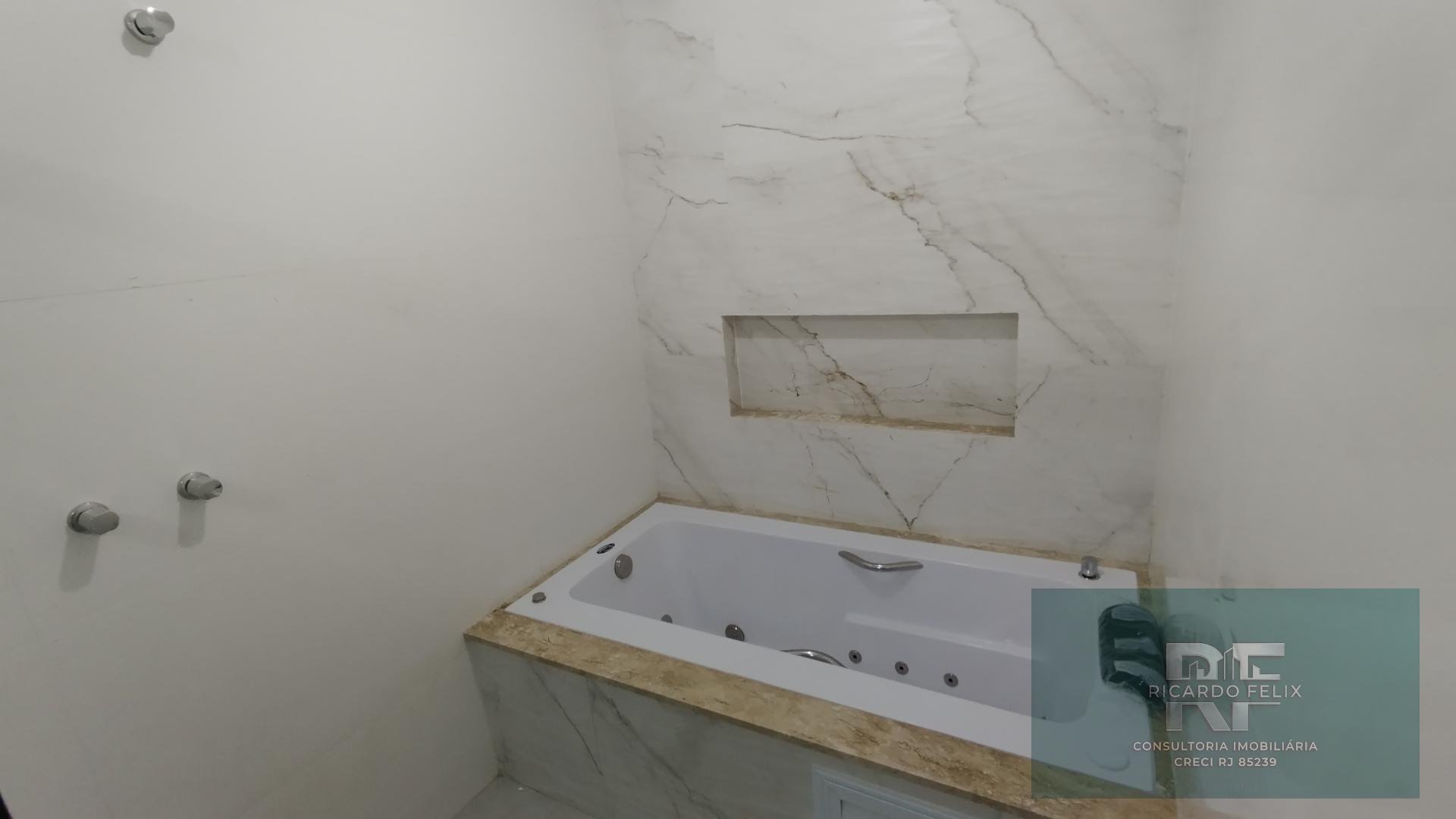 Casa à venda com 3 quartos, 2 suítes, 3 vagas e 240m² no Costazul, Rio das Ostras (RJ) — foto 22 de 25