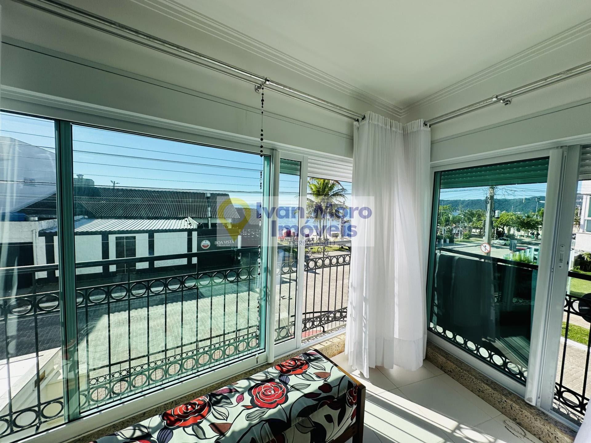 Apartamento à venda com 2 quartos, 3 banheiros, 2 vagas e 85m² no Canasvieiras, Florianópolis — foto principal