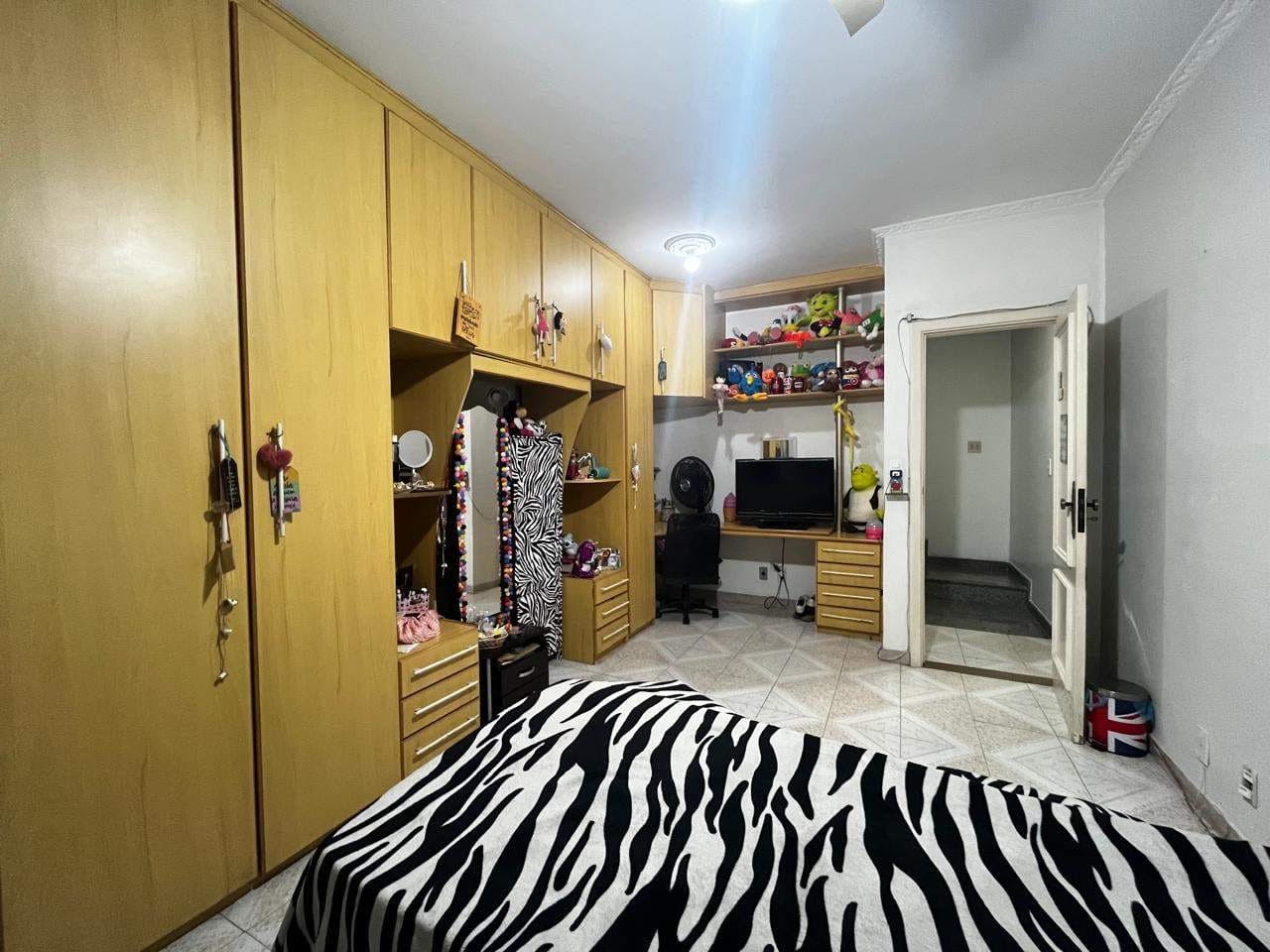 Casa à venda com 8 quartos, 3 suítes, 2 vagas e 457m² no Vila da Penha, Rio de Janeiro (RJ) — foto 27 de 30