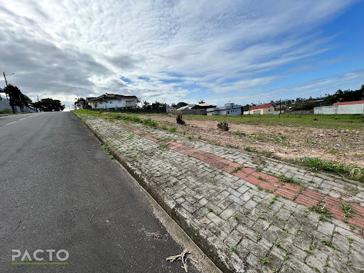 TERRENO AMPLO DE ESQUINA NO BAIRRO JARDIM DAS AVENIDAS