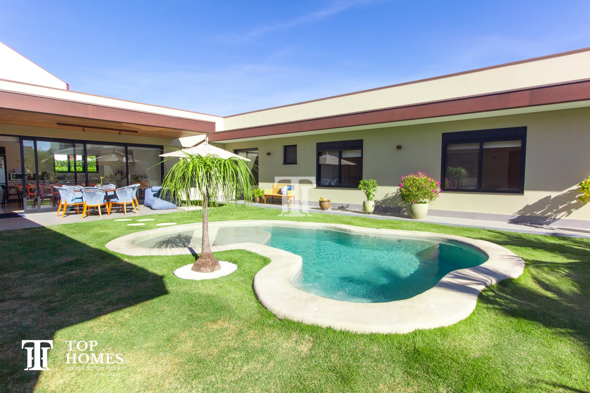 Casa de alto padrão à venda no condomínio Portal Japy Golf em Cabreúva/SP
