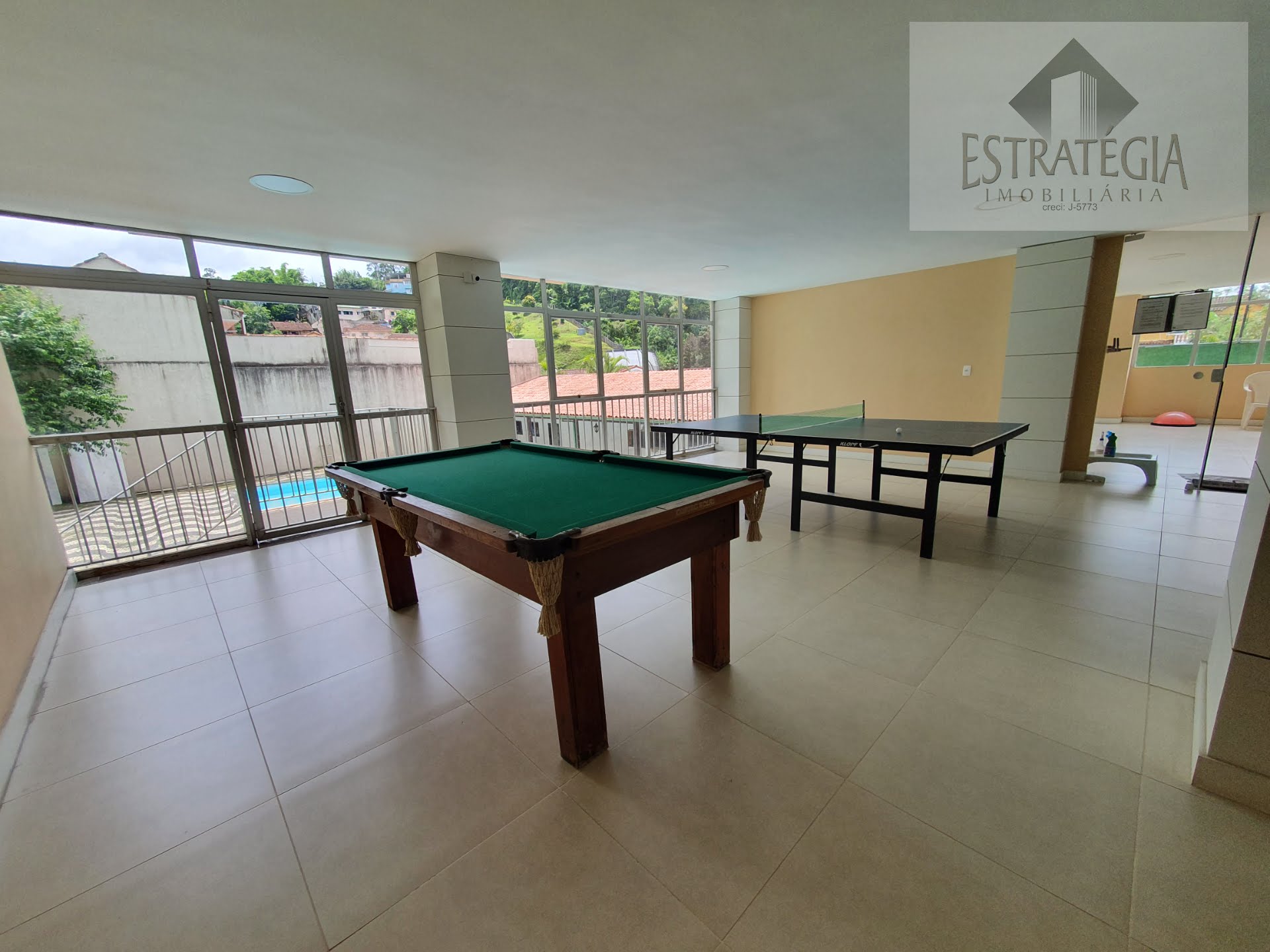 Apartamento à venda com 3 quartos, 1 suíte, 2 vagas e 120m² no Valparaíso, Petrópolis (RJ) — foto 25 de 28