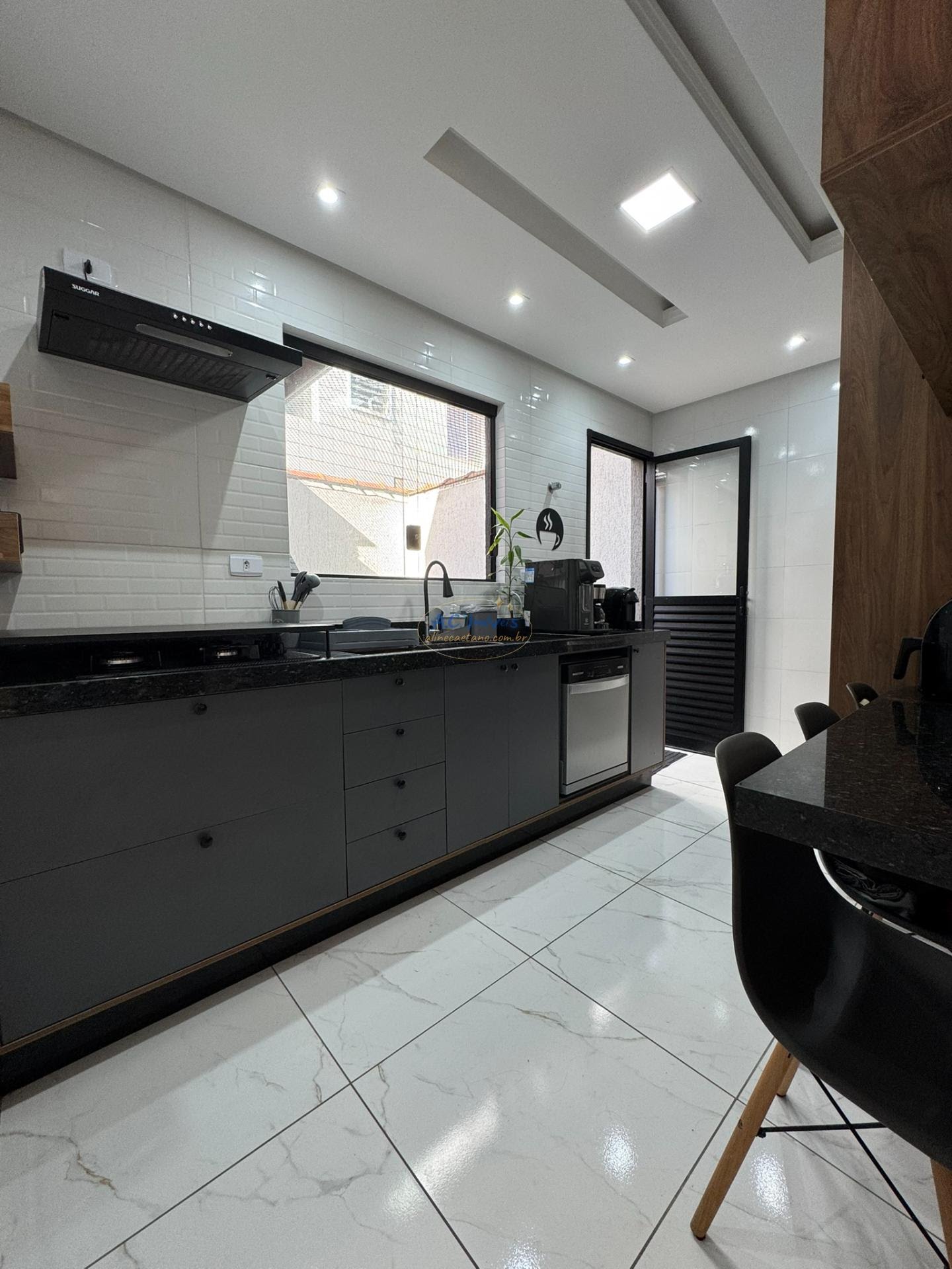 Casa à venda com 2 quartos, 2 banheiros, 1 vaga e 60m² no Vila Tupi, Praia Grande (SP) — foto 27 de 30