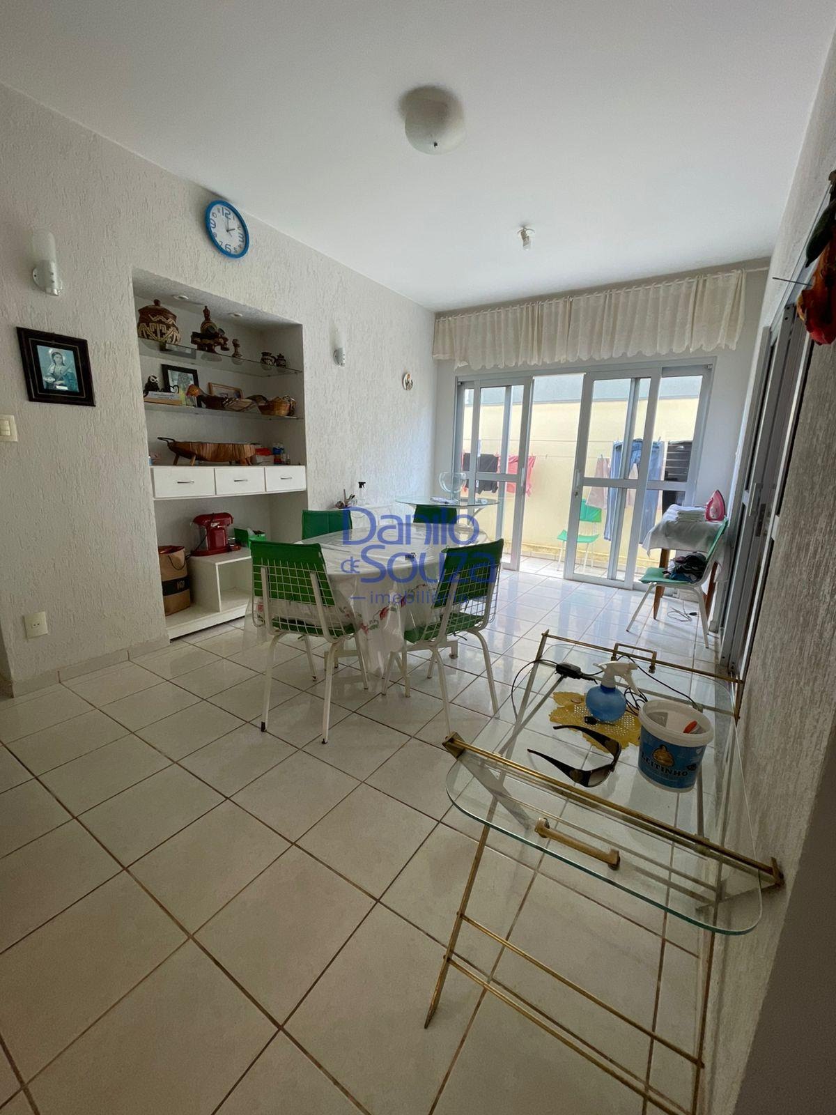 Casa à venda com 4 quartos, 1 suíte, 4 vagas e 246m² no Veredas da Cidade, Araxá (MG) — foto 3 de 12