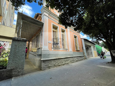 Casa Comercial em Centro - Cataguases, MG