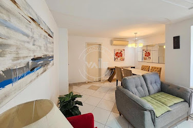 Apartamento 03 quartos c/ elevador e sol da manhã em Itapuã