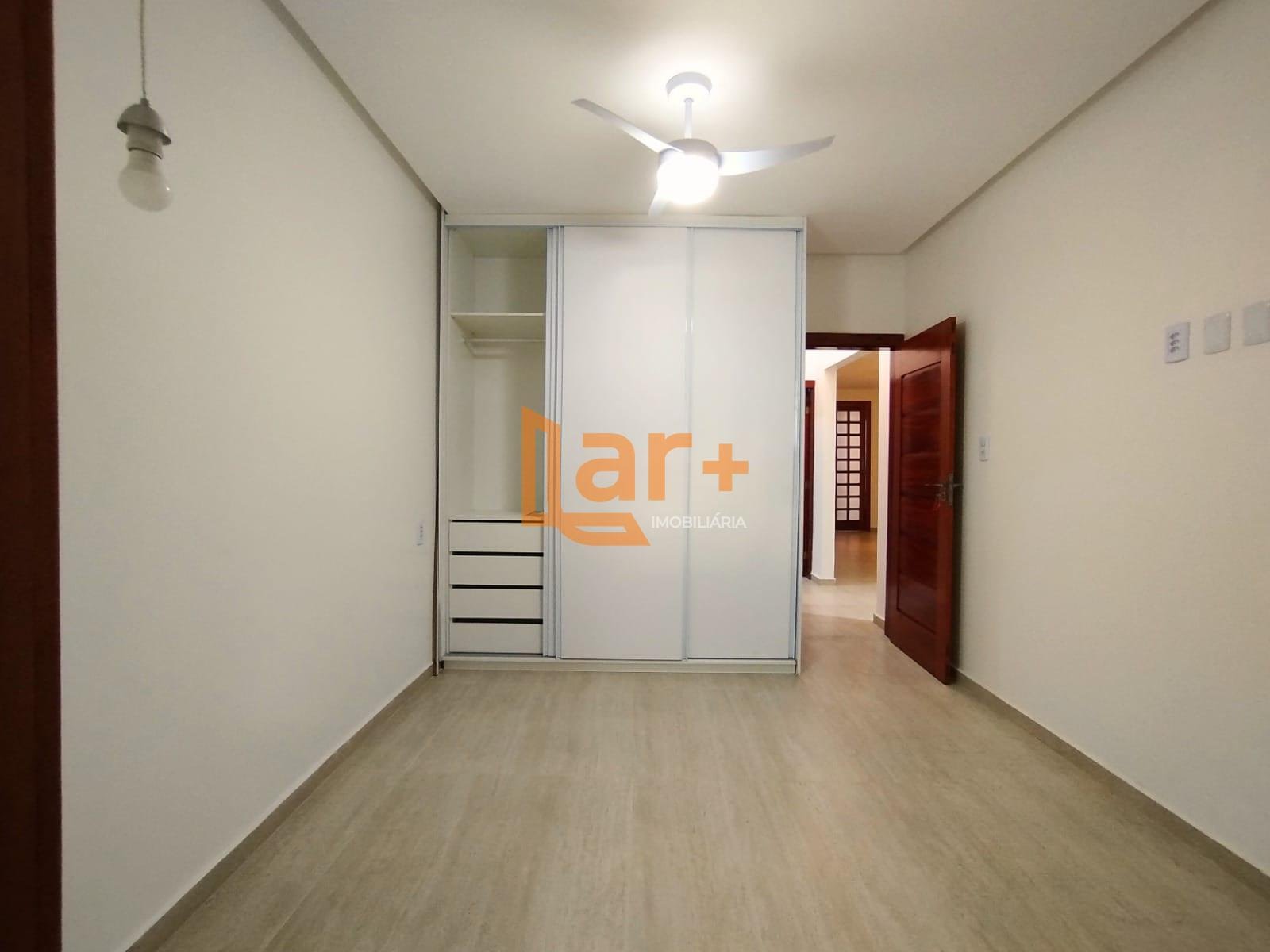 Casa à venda com 3 quartos, 2 suítes, 4 vagas e 370m² no Atalaia, Aracaju (SE) — foto 9 de 19
