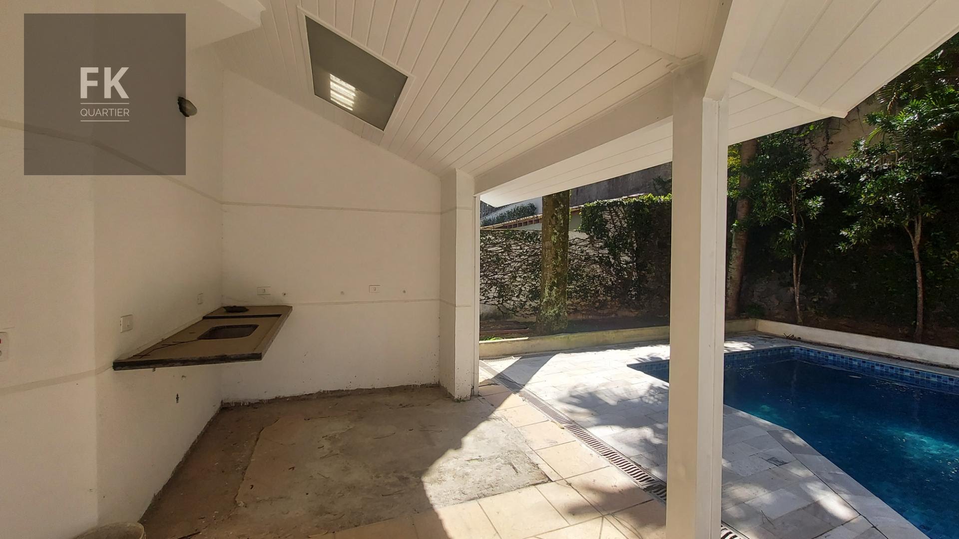 Casa à venda com 5 quartos, 4 suítes, 4 vagas e 250m² no Alphaville Residencial Dois, Barueri (SP) — foto 5 de 30