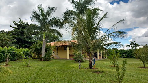 Rancho no condomÍnio Pousada das Garças em Lins, SP