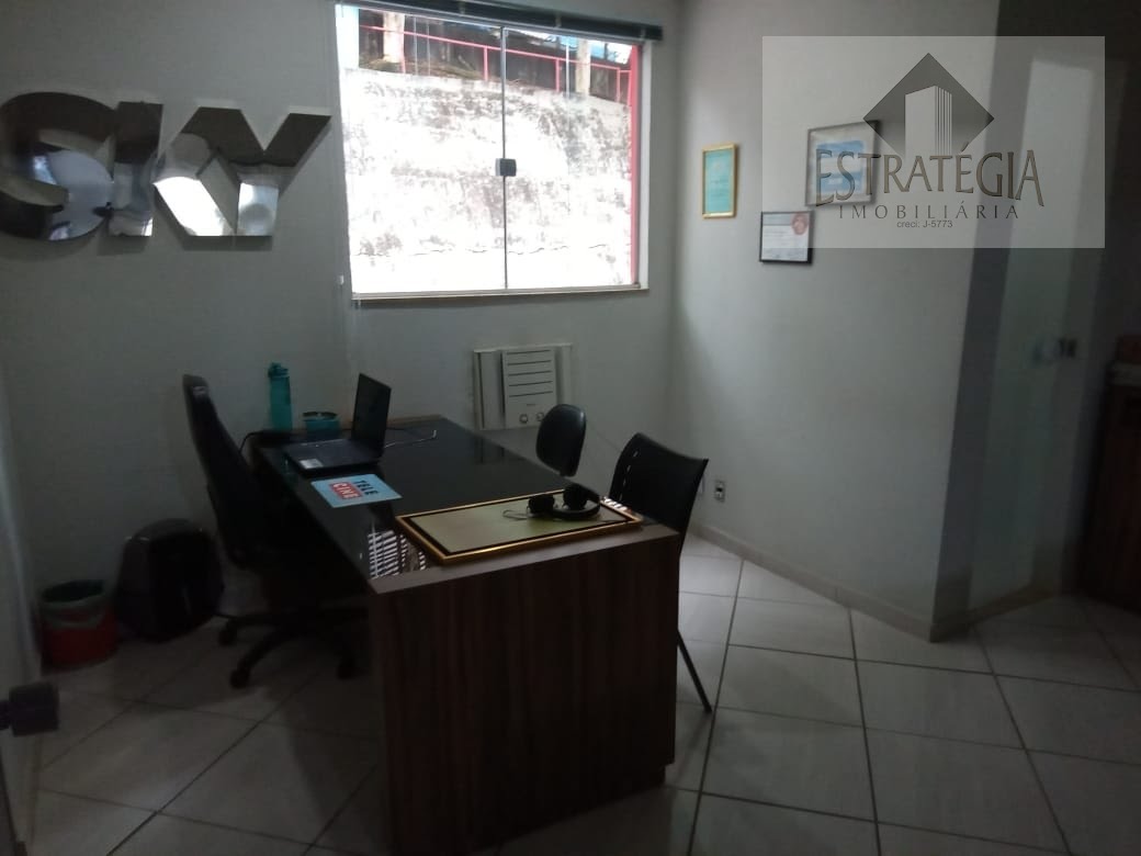 Comercial para alugar com 6 banheiros, 10 vagas e 400m² no Itaipava, Petrópolis (RJ) — foto 15 de 17