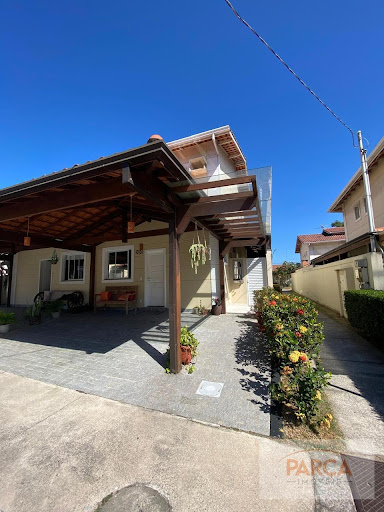 Casa de Condomínio em Morada de Laranjeiras  -  Serra