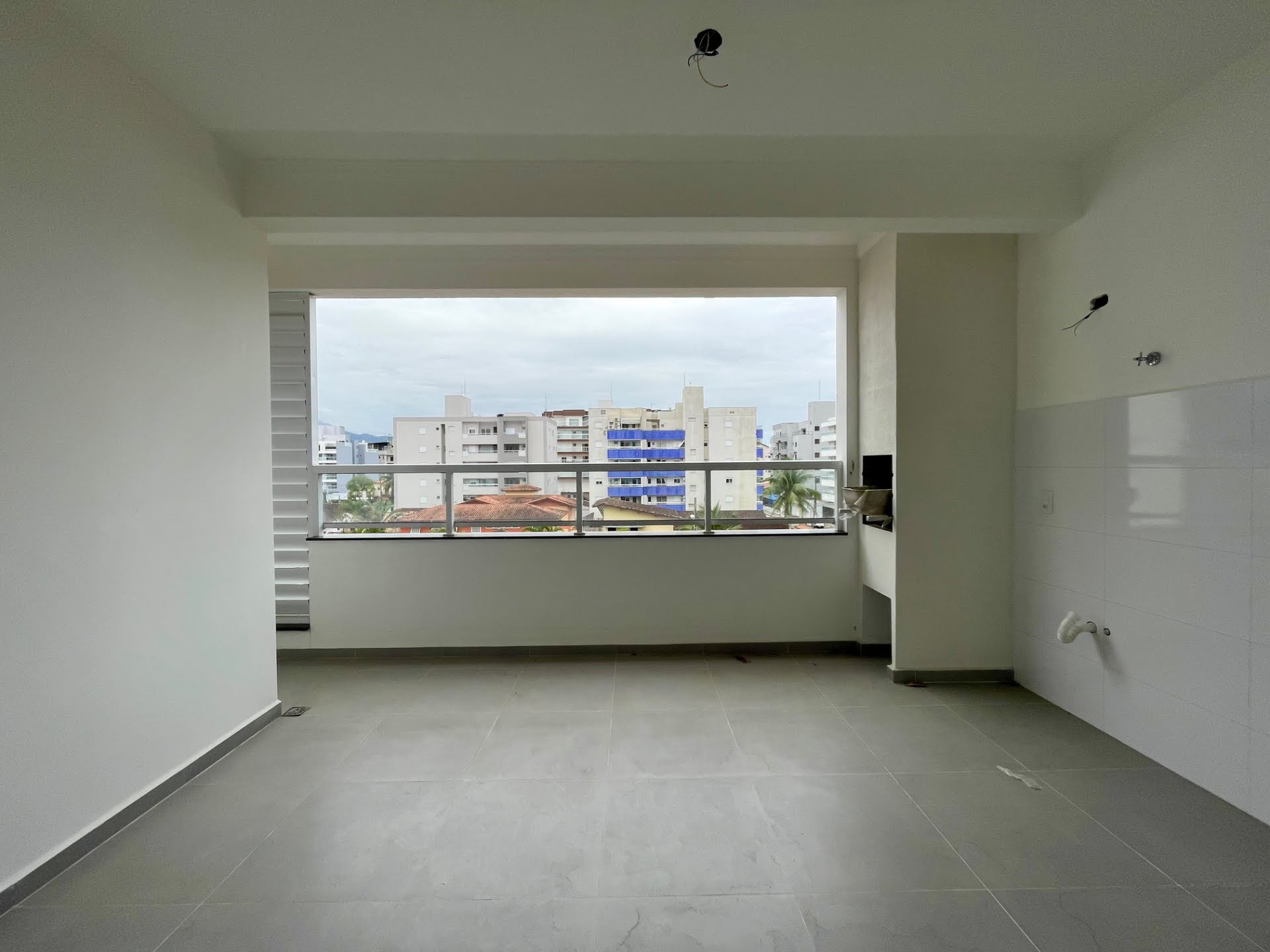 Apartamento à venda com 2 quartos, 1 suíte, 1 vaga e 71m² no Itaguá, Ubatuba (SP) — foto 2 de 9