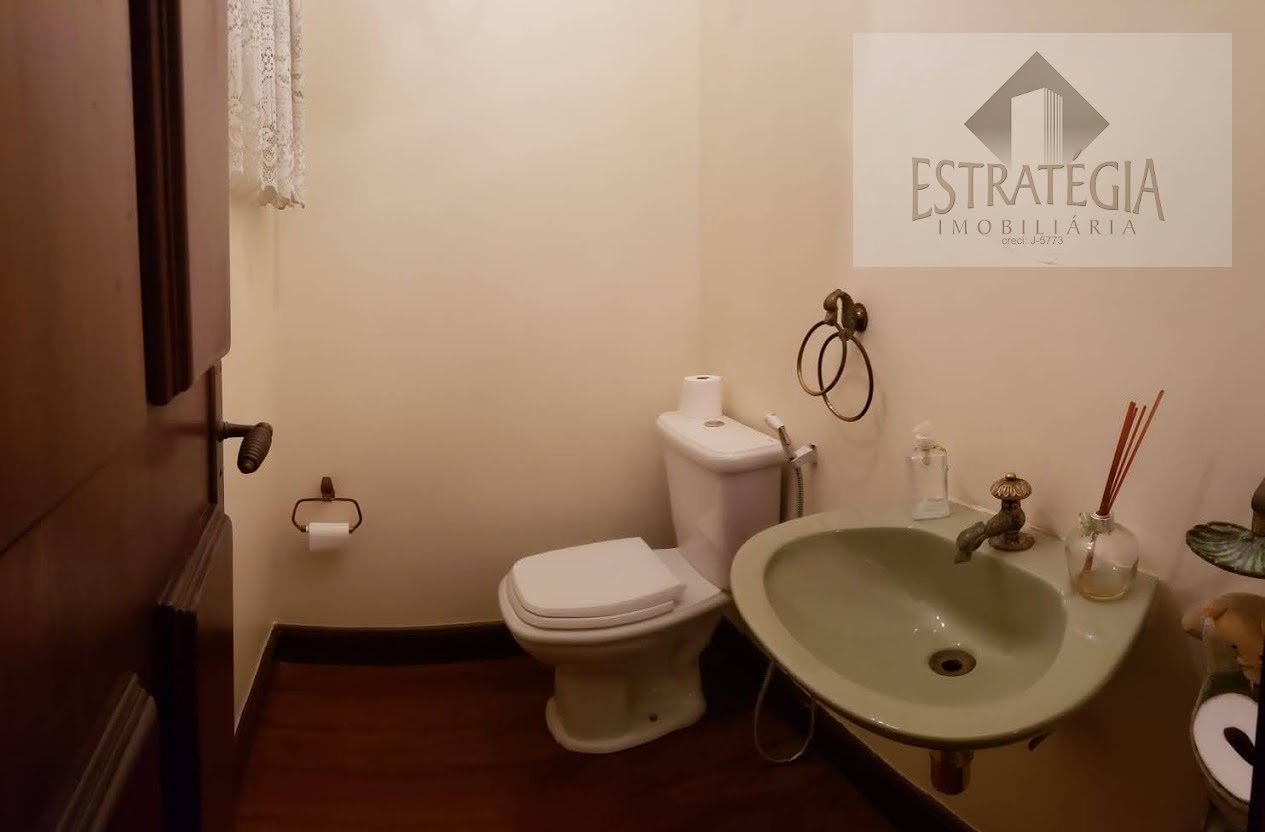 Casa à venda com 4 quartos, 2 suítes, 2 vagas e 277m² no Valparaiso, Petrópolis (RJ) — foto 9 de 18