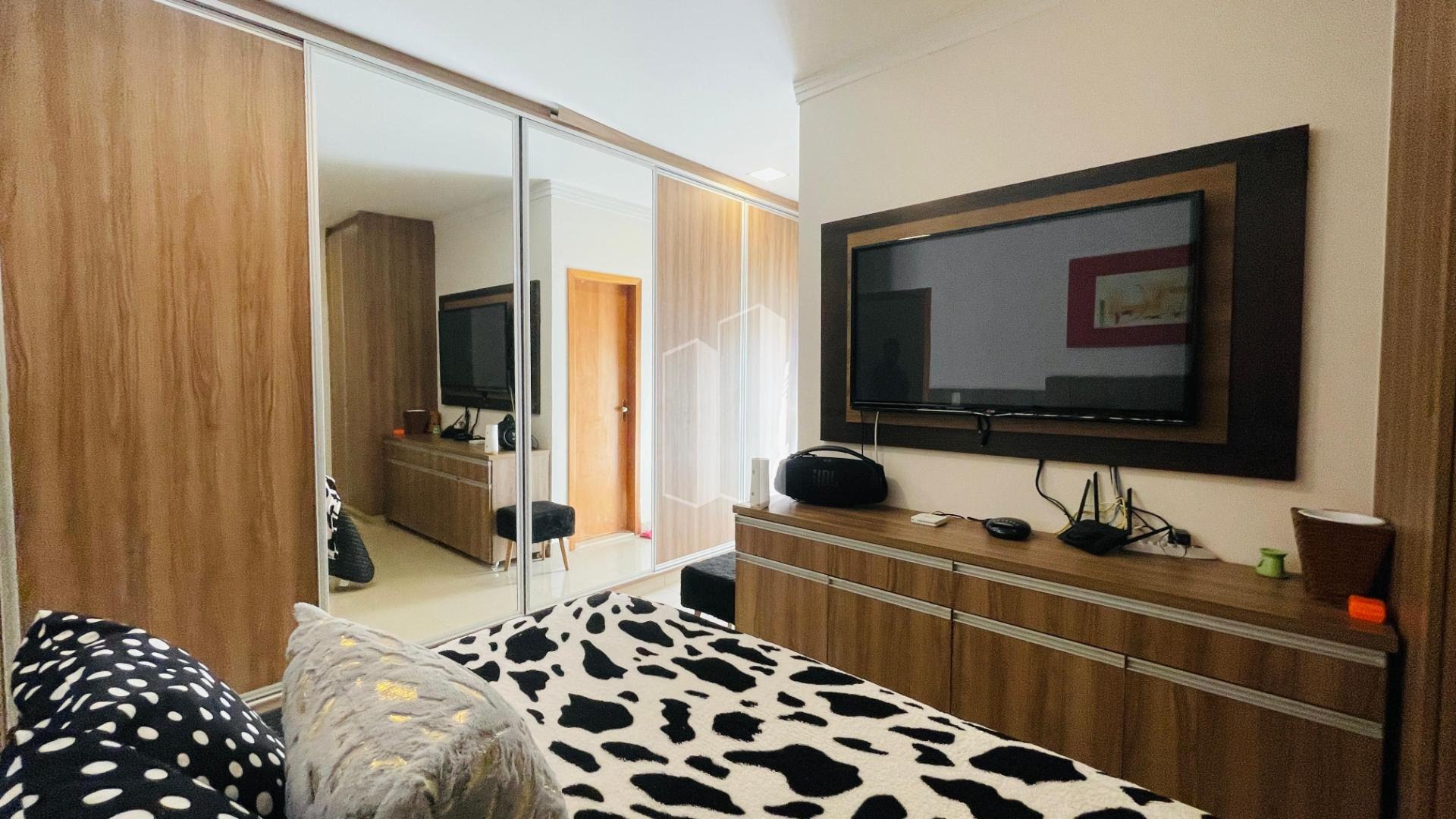 Casa à venda com 4 quartos, 4 suítes, 4 vagas e 240m² no Jardim Planalto, Goiânia (GO) — foto 24 de 30