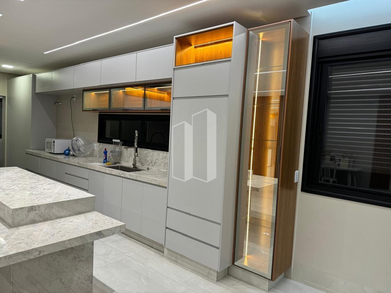 Casa à venda com 4 quartos, 4 suítes, 4 vagas e 464m² no Residencial Parque Mendanha, Goiânia (GO) — foto 6 de 16