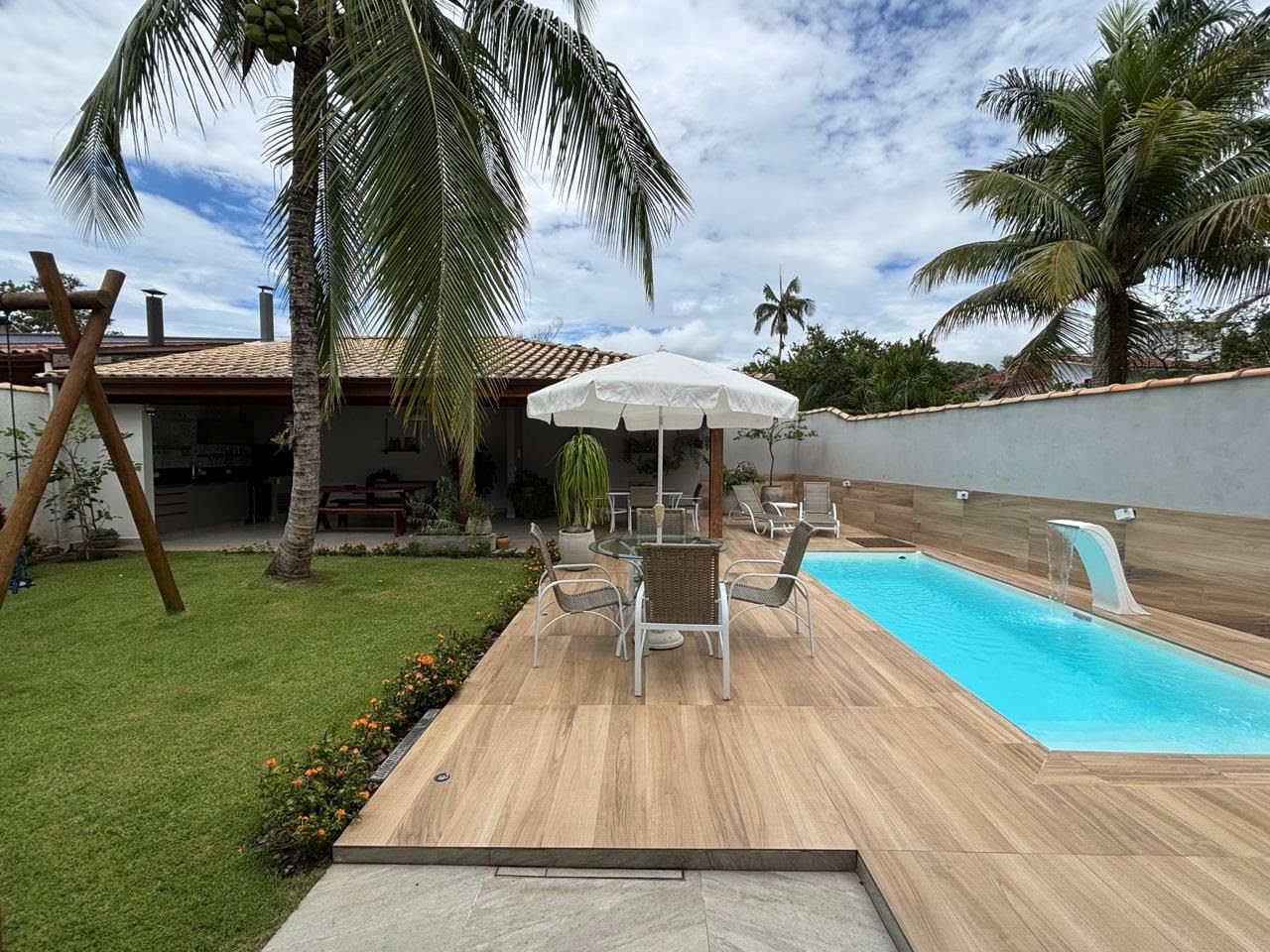 Casa à venda com 4 quartos, 6 banheiros, 2 vagas e 520m² no Itaguá, Ubatuba (SP) — foto 3 de 20