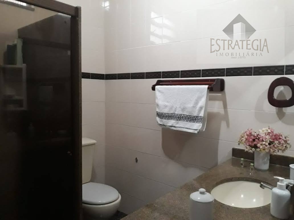 Apartamento à venda com 3 quartos, 2 banheiros e 115m² no Centro, Petrópolis (RJ) — foto 9 de 13
