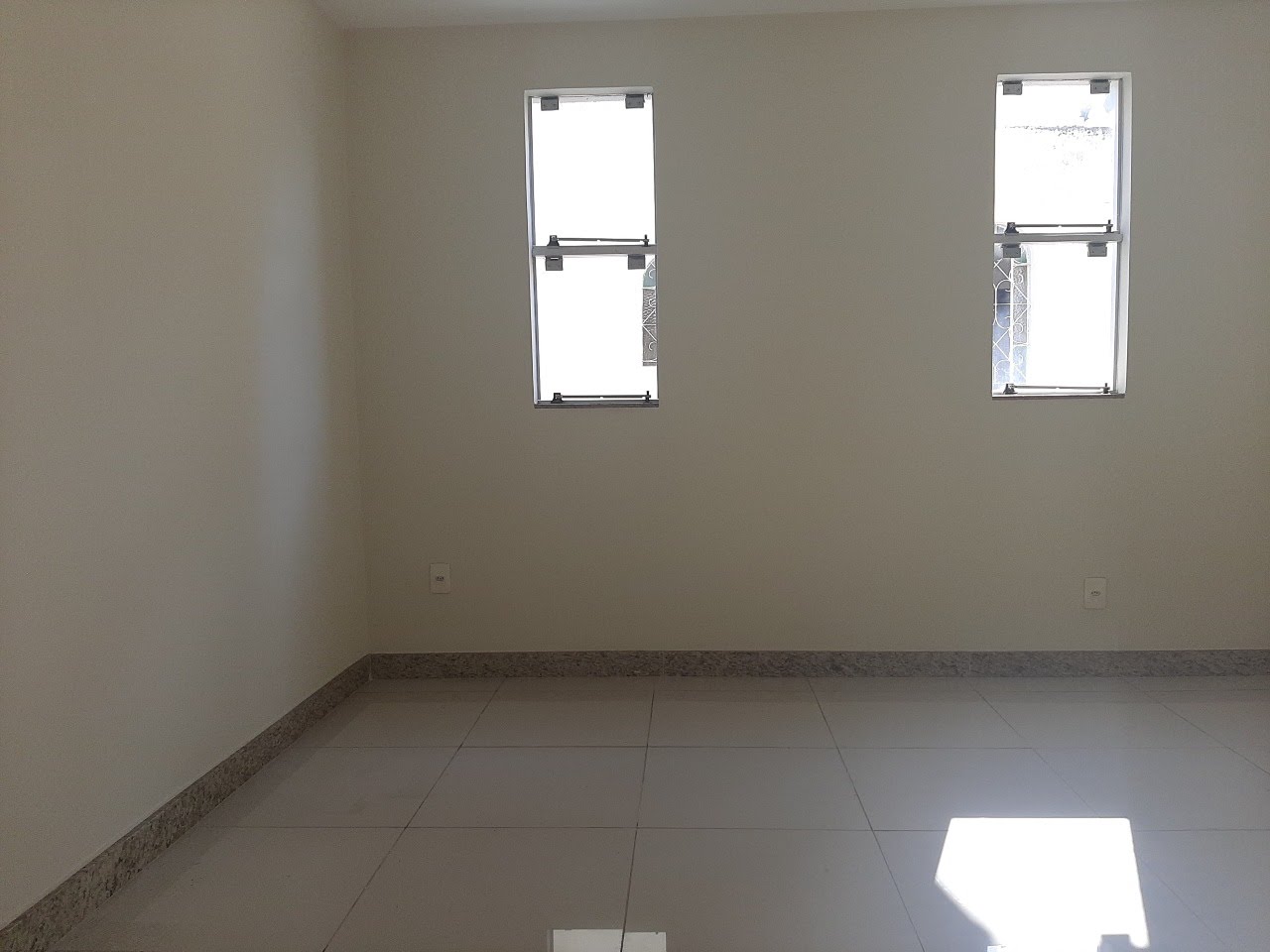 Casa à venda com 5 quartos, 2 suítes, 5 vagas e 245m² no Sao Joao Batista (venda Nova), Belo Horizonte (MG) — foto 2 de 30