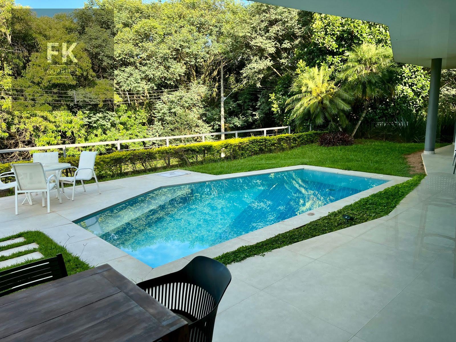 Casa à venda com 1 quarto, 3 banheiros, 2 vagas e 250m² no Alphaville, Barueri — foto principal