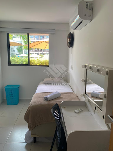 Compre Flat térreo piscina à venda em Muro Alto com 60m², mobiliado, decorado, 2 suítes, porteira fechada no Beach Class Eco Life.