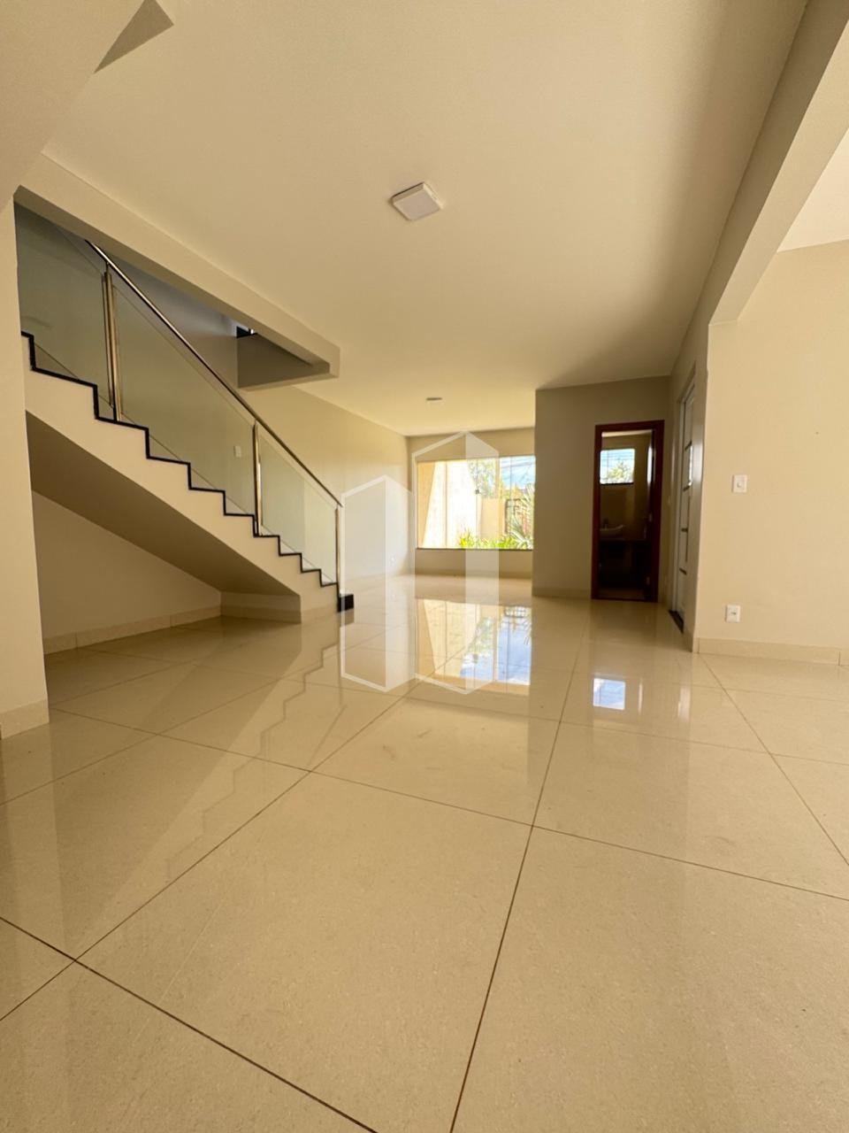 Casa à venda com 4 quartos, 5 banheiros, 4 vagas e 260m² no Jardim América, Goiânia — foto principal