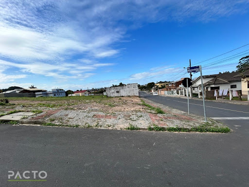 TERRENO AMPLO DE ESQUINA NO BAIRRO JARDIM DAS AVENIDAS
