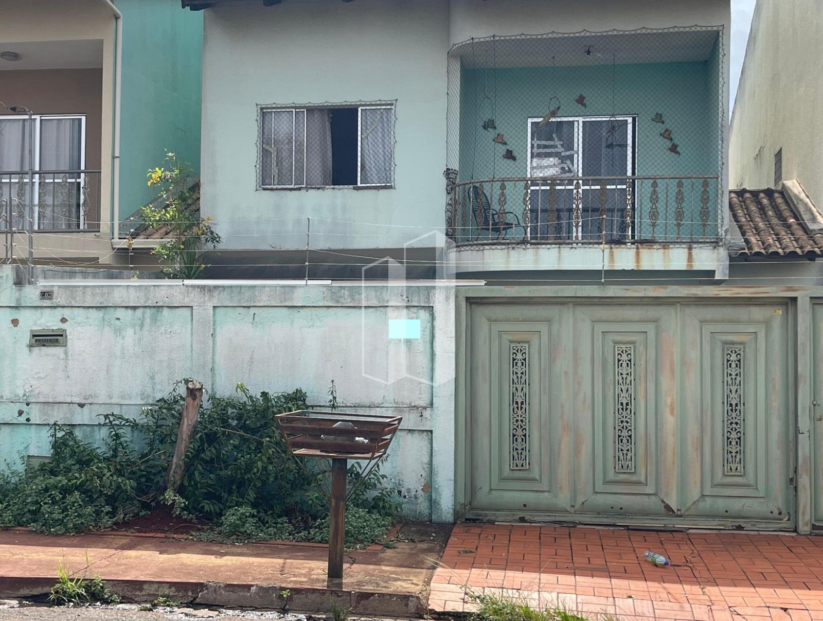 Casa à venda com 5 quartos, 2 suítes, 2 vagas e 180m² no Jardim Planalto, Goiânia (GO) — foto 2 de 21