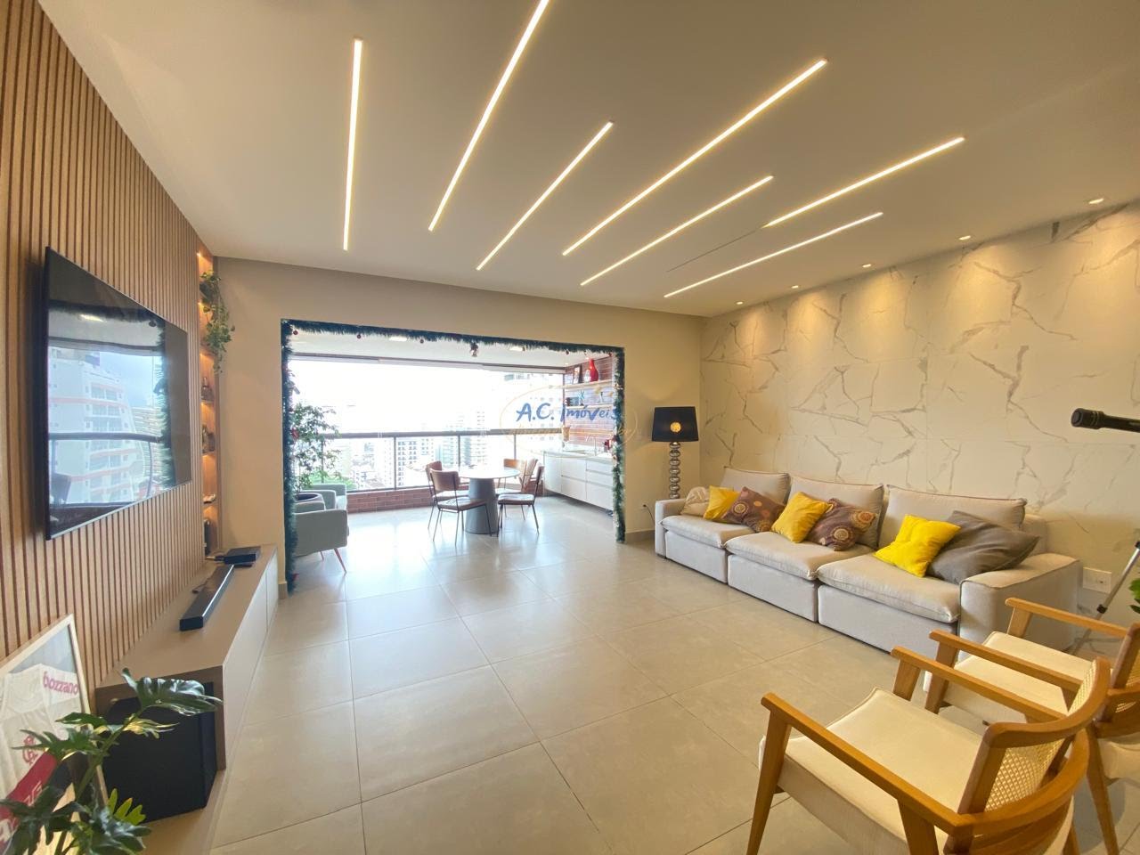 Apartamento à venda com 3 quartos, 4 banheiros, 2 vagas e 145m² no Guilhermina, Praia Grande — foto principal