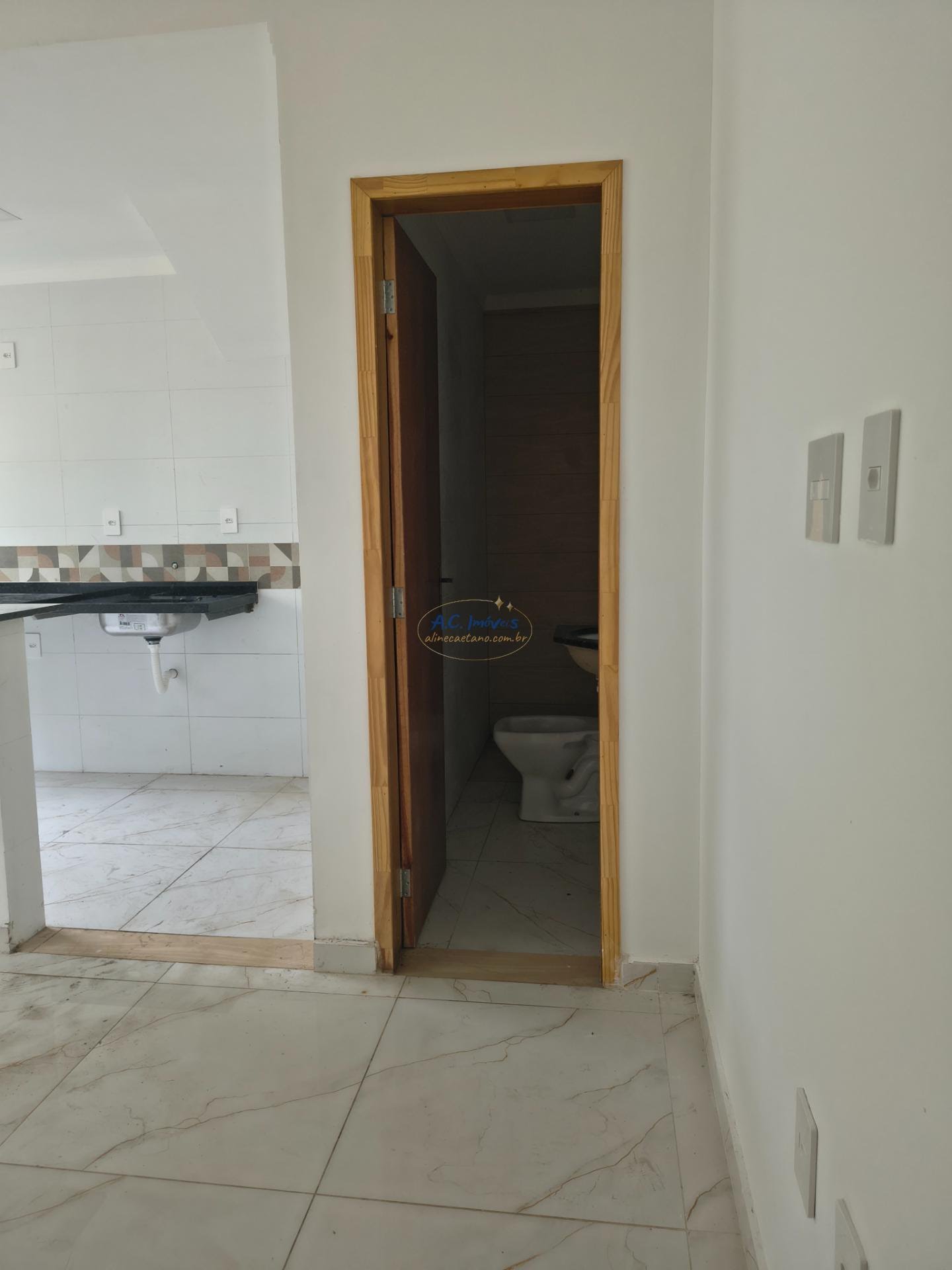 Casa à venda com 2 quartos, 1 banheiro, 1 vaga e 37m² no Jardim Melvi, Praia Grande (SP) — foto 5 de 10