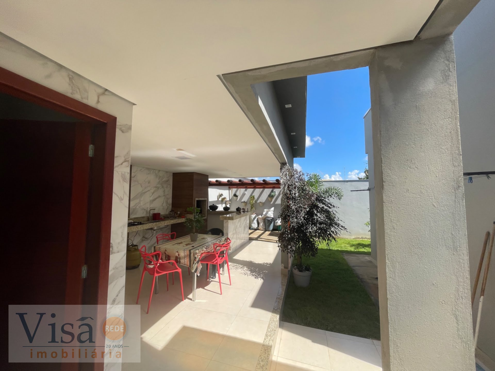 Casa à venda com 3 quartos, 2 suítes, 2 vagas e 250m² no Jardim Serrano, Paracatu (MG) — foto 12 de 30
