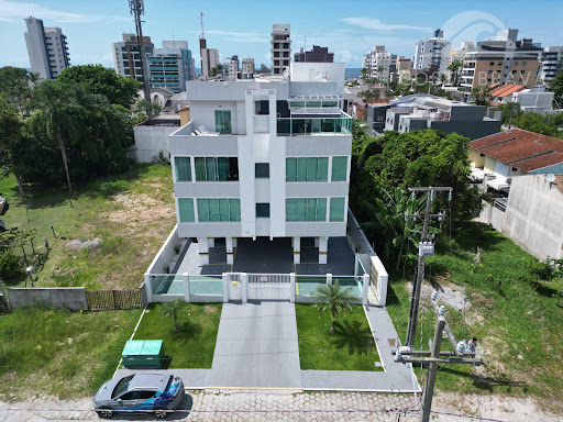 Cobertura Linear: Casa nas alturas a 3 Quadras do Mar