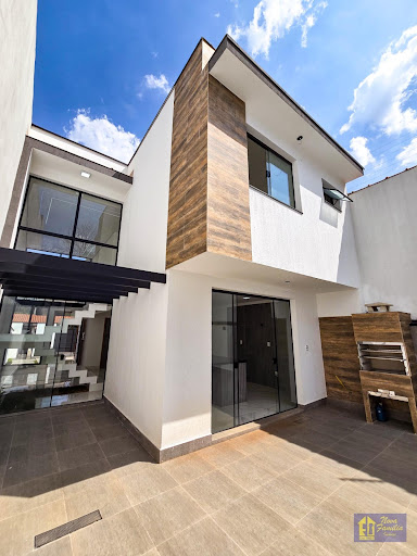 Sobrado à Venda em Vila Carmela III, Guarulhos, 3 Suítes, 125m²