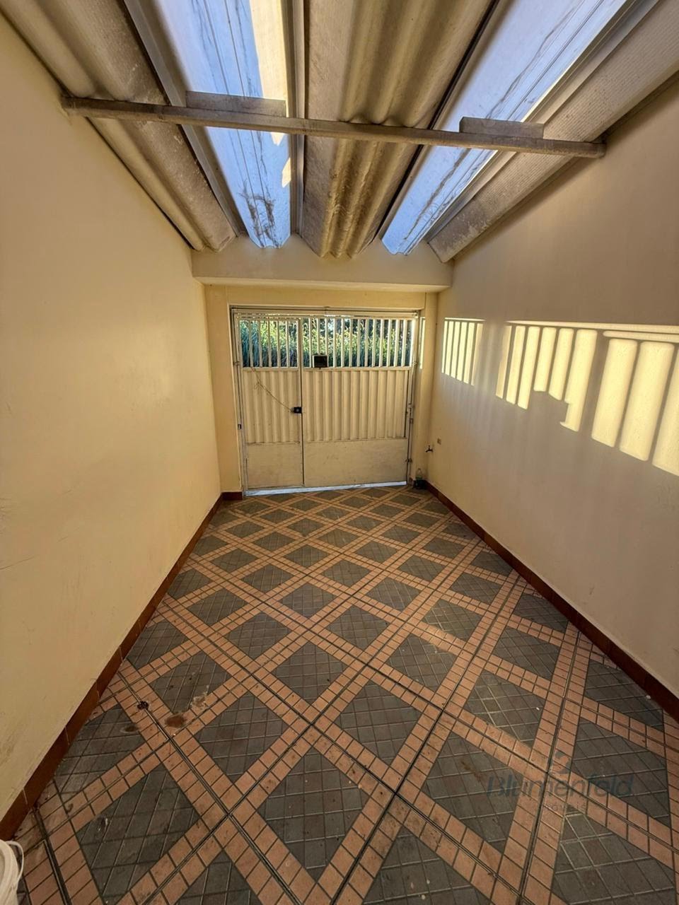 Casa para alugar com 2 quartos, 1 banheiro, 1 vaga e 100m² no Jardim Aruja, Arujá (SP) — foto 3 de 13
